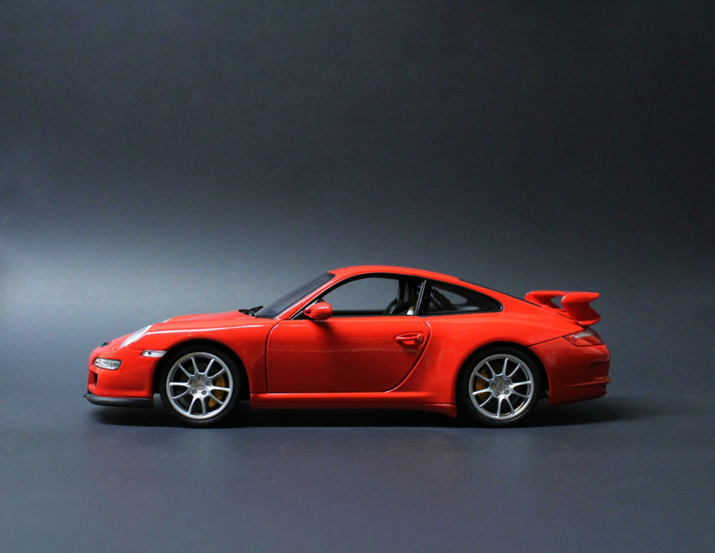 Illustration for article titled 1:18 Scale Porsche 997 GT3 by Welly